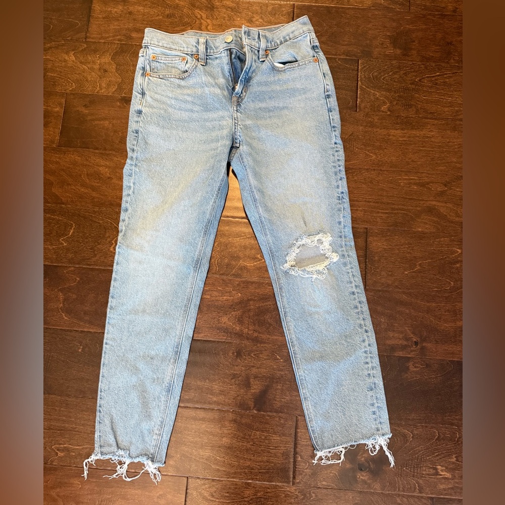 American Eagle Outfitters 90’s skinny  jeans 4 short